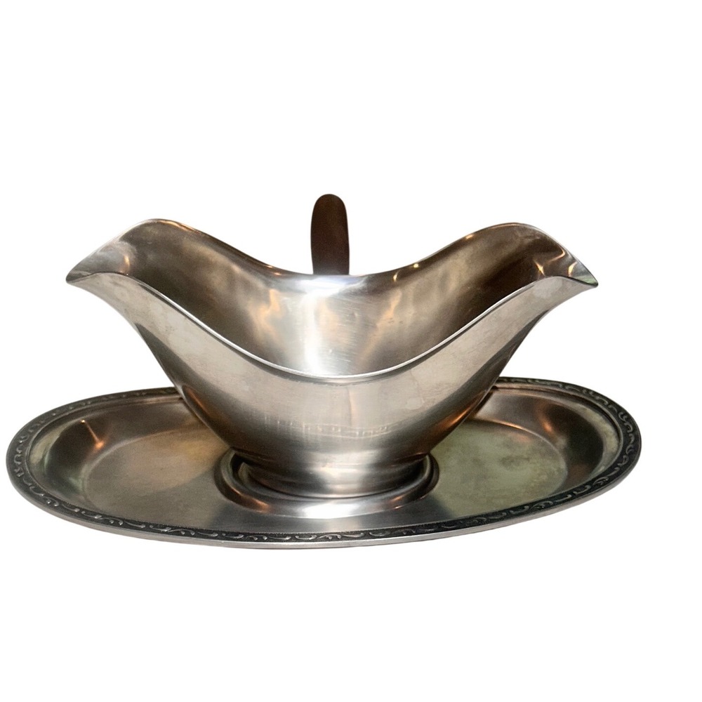 Oneida 18/8 Stainless Steel Gravy Boat with Wood Handle and Underplate Tray Set - Picture 3 of 9